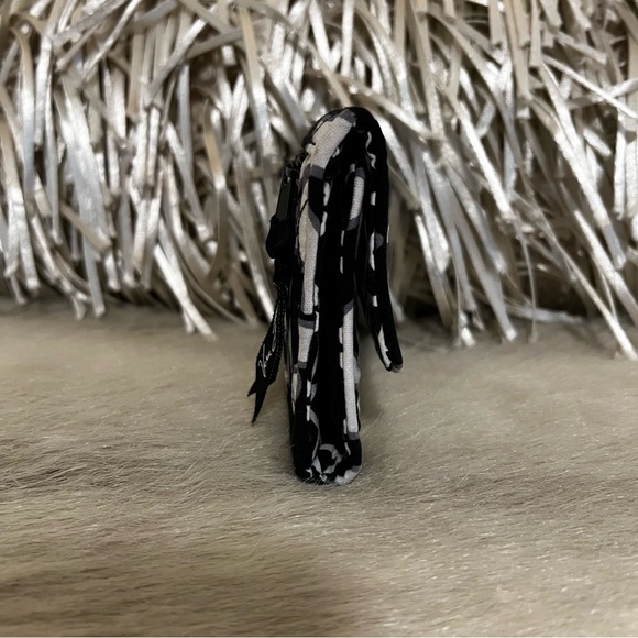 VERA BRADLEY Night & Day Trifold Euro Wallet 2010 Black & White Floral Y2K Small - Picture 6 of 14